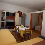 Ivan 公寓 *